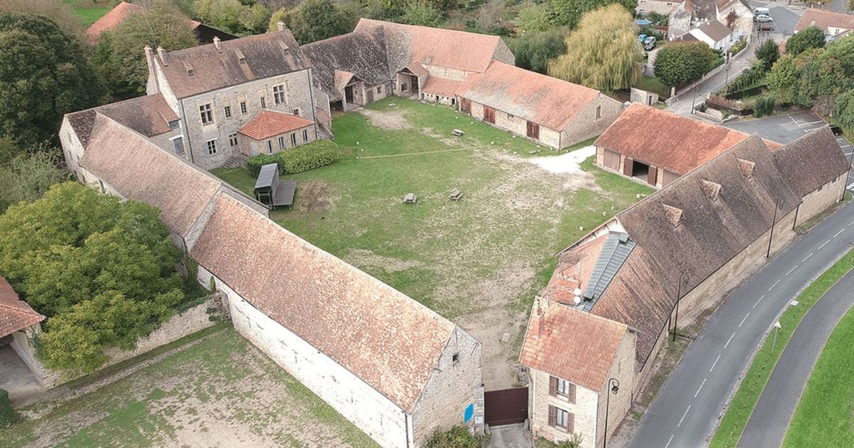 Vue aérienne de la Ferme du Coulevrain à Savigny-le-Temple